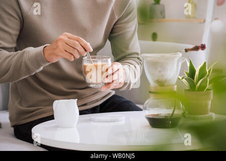 Nuovo giorno inizia con una tazza di caffè Foto Stock