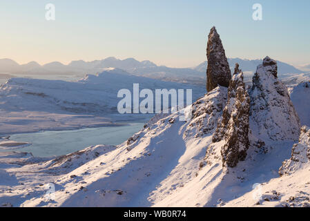 Il vecchio uomo di Storr in inverno, Isola di Skye Foto Stock