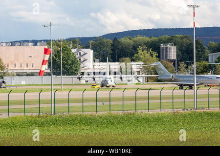 Swedish Air Force, Typ: Lockheed AC-130H Hercules, Reg: 848 am Flughafen Zurigo (ZRH). 15.08.2019 Foto Stock