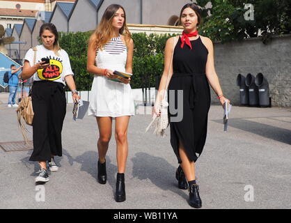 Milano, Italia: 19 settembre 2018: fashion blogger in street style abiti dopo Alberto Zambelli fashion show durante la settimana della moda milanese autunno/inverno 20 Foto Stock