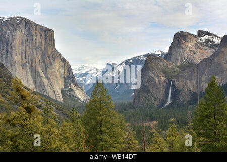 Bridalveil Fall - Yosemite National Park, California, Stati Uniti Foto Stock