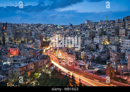 Foto della città di Amman in Giordania al tramonto Foto Stock