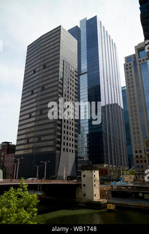 Il Randolph bridge e 150 e 155 north wacker grattacielo edifici per uffici nel centro di chicago, illinois, Stati Uniti d'America Foto Stock