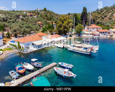 La Grecia, Pelion, Pagasetic Gulf, suono di Trikeri, Regione Volos, Isola Pangias, veduta aerea della baia di Paleo Trikeri Foto Stock