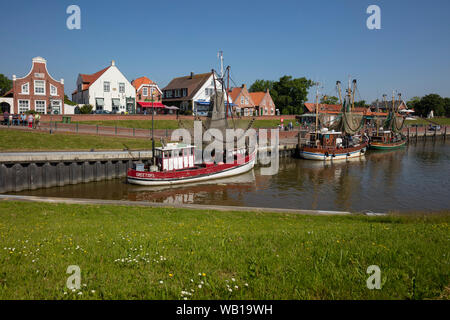 Germania, Bassa Sassonia, Krummhoern, Greetsiel, Neuharlingersiel, porto di pesca Foto Stock