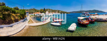 La Grecia, Pelion, Pagasetic Gulf, suono di Trikeri, Regione Volos, Isola Pangias, veduta aerea della baia di Paleo Trikeri Foto Stock