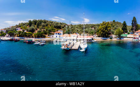 La Grecia, Pelion, Pagasetic Gulf, suono di Trikeri, Regione Volos, Isola Pangias, veduta aerea della baia di Paleo Trikeri Foto Stock