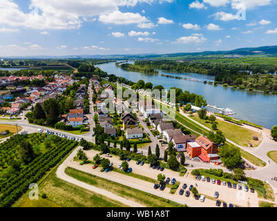 In Germania, in Renania Palatinato, vista aerea di Heidesheim am Rhein, Fiume Reno Foto Stock