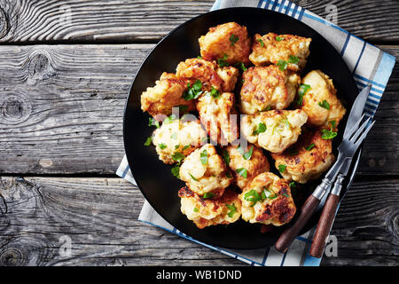Tempura marocchino stile cavolfiori fritti, vista dall'alto Foto Stock
