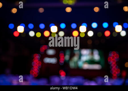 Corlorful bokeh lights out astratta di sfondo focalizzato Foto Stock