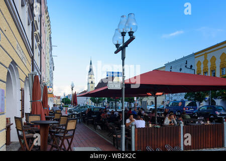 Mühldorf am Inn: piazza Stadtplatz, ristorante in Alta Baviera, Inn-Salzach, Alta Baviera, Baviera, Baviera, Germania Foto Stock