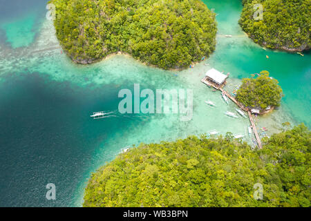 Sugba laguna, Siargao,Filippine. Piccole isole con lagune, vista dall'alto. Bellissimo paesaggio tropicale. Foto Stock