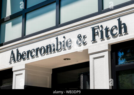 Agosto 20, 2019 Palo Alto / CA / STATI UNITI D'AMERICA - Close up di Abercrombie & Fitch logo presso il loro negozio situato a Stanford Shopping Mall in San Francisco Bay Area Foto Stock