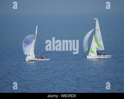 Sheerness, Kent, Regno Unito. 24 Agosto, 2019. Regno Unito Meteo: un soleggiato e caldo ma nebbioso giorno in Sheerness, Kent. Credito: James Bell/Alamy Live News Foto Stock