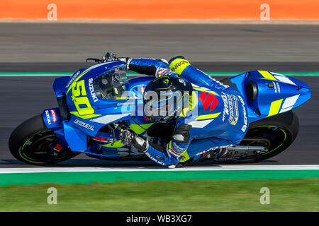 Silverstone, Northants, Regno Unito . 24 Ago, 2019. 24 agosto 2019; circuito di Silverstone, Silverstone, Northamptonshire, Inghilterra; MotoGP GoPro British Grand Prix, Qualifiche; Team SUZUKI ECSTAR rider Sylvain Guintoli sulla sua Suzuki GSX-RR - solo uso editoriale. Credit: Azione Plus immagini di sport/Alamy Live News Foto Stock