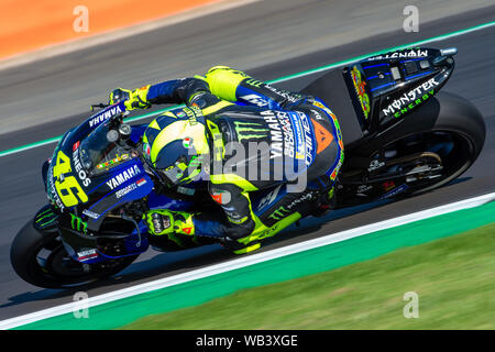 Silverstone, Northants, Regno Unito . 24 Ago, 2019. 24 agosto 2019; circuito di Silverstone, Silverstone, Northamptonshire, Inghilterra; MotoGP GoPro British Grand Prix, Qualifiche; Monster Energy Yamaha MotoGP Valentino Rossi su Yamaha YZR-M1 - Solo uso editoriale. Credit: Azione Plus immagini di sport/Alamy Live News Foto Stock