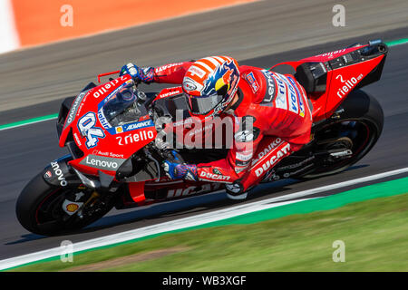 Silverstone, Northants, Regno Unito . 24 Ago, 2019. 24 agosto 2019; circuito di Silverstone, Silverstone, Northamptonshire, Inghilterra; MotoGP GoPro British Grand Prix, Qualifiche; Missione vagli Ducati di Andrea Dovizioso in sella alla sua Ducati Desmosedici GP19 - solo uso editoriale. Credit: Azione Plus immagini di sport/Alamy Live News Foto Stock