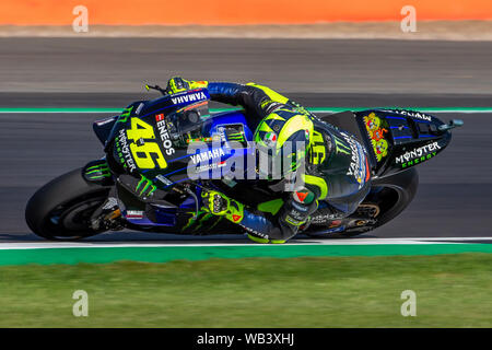 Silverstone, Northants, Regno Unito . 24 Ago, 2019. 24 agosto 2019; circuito di Silverstone, Silverstone, Northamptonshire, Inghilterra; MotoGP GoPro British Grand Prix, Qualifiche; Monster Energy Yamaha MotoGP Valentino Rossi su Yamaha YZR-M1 - Solo uso editoriale. Credit: Azione Plus immagini di sport/Alamy Live News Foto Stock