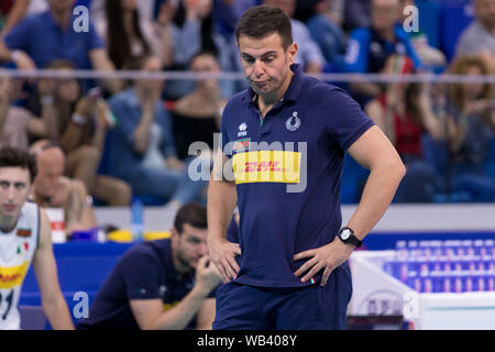 L' ILLUSIONE DI GIANLORENZO BLENGINI durante la Lega delle Nazioni uomini - Italia vs Argentina, Milano, Italia, 22 giu 2019, Pallavolo Italiana Pallavolo Te nazionale Foto Stock