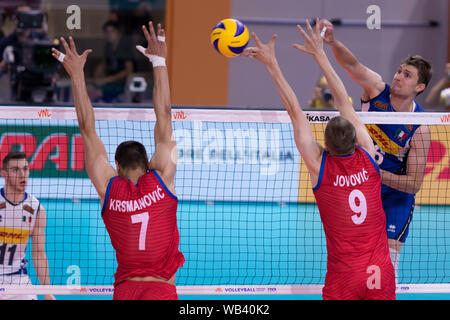 ATTACCO DI OLEG ANTONOV durante la Lega delle Nazioni uomini - Italia vs Serbia, Milano, Italia, 21 giu 2019, Pallavolo Italiana Pallavolo squadra nazionale Foto Stock