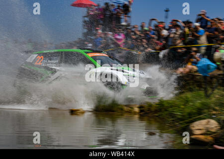 IL DICIOTTENNE KALLE ROVAMPERA, leader di classifica WRC2, AL GUADO SULLA PROVA SPECIALE 12 durante la WRC - Rally Italia Sardegna - Giorno 03, Alghero, Italia Foto Stock