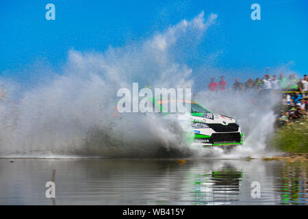 IL DICIOTTENNE KALLE ROVAMPERA, leader di classifica WRC2, AL GUADO SULLA PROVA SPECIALE 12 durante la WRC - Rally Italia Sardegna - Giorno 03, Alghero, Italia Foto Stock