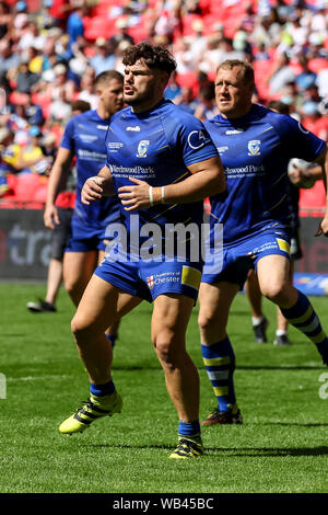 Londra, Regno Unito. 24 Ago, 2019. JOE PHILBIN di Warrington Lupi si riscalda durante la Ladbrokes Challenge Cup match finale tra St Helens e Warrington lupi allo Stadio di Wembley a Londra, Inghilterra il 24 agosto 2019. Foto di Ken scintille. Solo uso editoriale, è richiesta una licenza per uso commerciale. Nessun uso in scommesse, giochi o un singolo giocatore/club/league pubblicazioni. Credit: UK Sports Pics Ltd/Alamy Live News Foto Stock