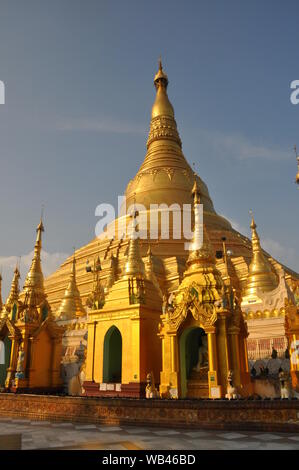 Il vecchio tempio di Bagan e rovine in Myanmar Foto Stock