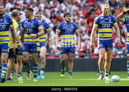 Londra, Regno Unito. 24 Ago, 2019. JOE PHILBIN di Warrington lupi punteggi l'apertura tentare di renderlo 0-4 durante la Ladbrokes Challenge Cup match finale tra St Helens e Warrington lupi allo Stadio di Wembley a Londra, Inghilterra il 24 agosto 2019. Foto di Ken scintille. Solo uso editoriale, è richiesta una licenza per uso commerciale. Nessun uso in scommesse, giochi o un singolo giocatore/club/league pubblicazioni. Credit: UK Sports Pics Ltd/Alamy Live News Foto Stock