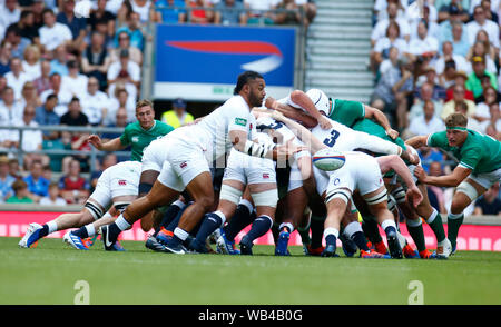 Londra, Regno Unito. 24 Ago, 2019. Londra, Inghilterra. 24 AGOSTO: Billy Vunipola di Inghilterra durante Quilter International tra Inghilterra e Irlanda a Twickenham Stadium il 24 agosto 2019 a Londra, Inghilterra. Credit: Azione Foto Sport/Alamy Live News Foto Stock