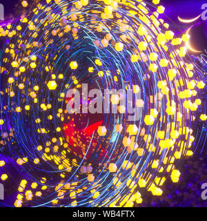 Moto vorticoso volute con linee di gradiente, rendering 3d. Calcolatore disegno digitale. Foto Stock