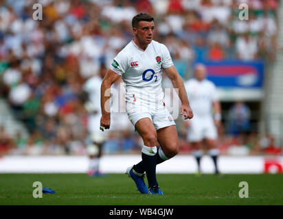 Londra, Regno Unito. 24 Ago, 2019. Londra, Inghilterra. 24 AGOSTO: George Ford di Inghilterra durante Quilter International tra Inghilterra e Irlanda a Twickenham Stadium il 24 agosto 2019 a Londra, Inghilterra. Credit: Azione Foto Sport/Alamy Live News Foto Stock