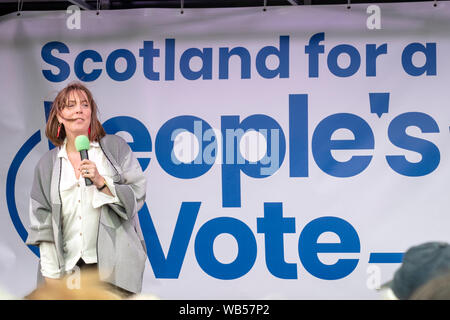 Edimburgo, Scozia, Regno Unito - 22 AGO 2019: Lavoro MP per Birmingham Yardley Jess Phillips parlando al voto popolare Rally durante il Festival di Edimburgo del 2019. Foto Stock