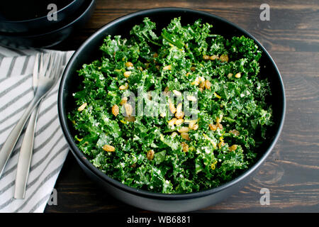 Insalata di cavolo con condimento al limone Foto Stock