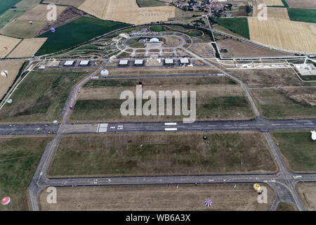 Chambley, Francia. Il 2 agosto, 2019. Vista generale di Chambley-Bussières Air Base durante la XVI edizione del Grand Est aria Mondial Ballons. Foto Stock