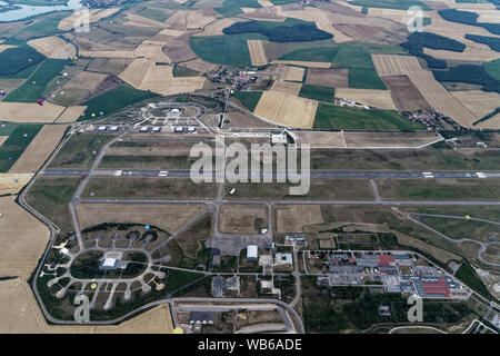 Chambley, Francia. Il 2 agosto, 2019. Vista generale di Chambley-Bussières Air Base durante la XVI edizione del Grand Est aria Mondial Ballons. Foto Stock