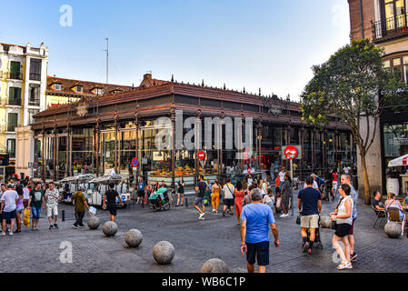 Madrid, Spagna - 20 Luglio 2019: Mercado de San Miguel Foto Stock