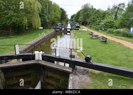 Una vista ravvicinata della serratura Kintbury sul Kennet e Avon canels in Berkshire Foto Stock