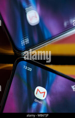 New york, Stati Uniti d'America - 24 agosto 2019: installato applicazione gmail sul moderno lo schermo dello smartphone vicino la vista Foto Stock