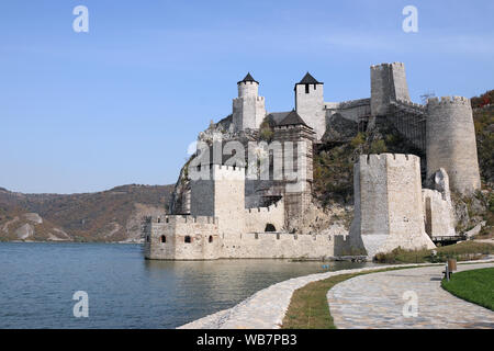 Golubac fortezza sul fiume Danubio landmark Serbia Foto Stock