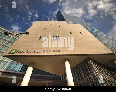 Milano, Italia - 21 agosto 2019: vista del "Palazzo della Regione", è il pubblico sede amministrativa italiane per la regione Lombardia nel Mila Foto Stock