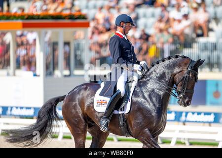 Rotterdam. Paesi Bassi. Il 24 agosto 2019. Carl Hester (GBR) riding Hawtins delicato nel FEI Grand Prix offerte presso il FEI Longines Campionati Europei. Dressage. Credit Elli Birch/SIP Agenzia fotografica/Alamy live news. Foto Stock