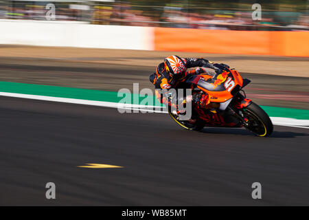 Towcester, Northamptonshire, Regno Unito. 25 Ago, 2019. Johann Zarco (FRA) e Red Bull KTM Factory Racing durante il 2019 GoPro British Grand Prix Moto GP sul circuito di Silverstone. Credito: Gergo Toth/Alamy Live News Foto Stock