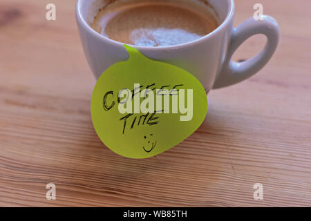 Una deliziosa tazza di caffè aromatico nota whit- tempo di caffè Foto Stock