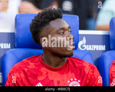 Sport, calcio, Bundesliga, 2019/2020, FC Schalke 04 vs FC Bayern Monaco 0-3, Veltins Arena Gelsenkirchen, Lettori da banco, Alphonso Davies (FCB), DFL REGOLAMENTI VIETANO QUALSIASI USO DI FOTOGRAFIE come sequenze di immagini e/o quasi-VIDEO Foto Stock