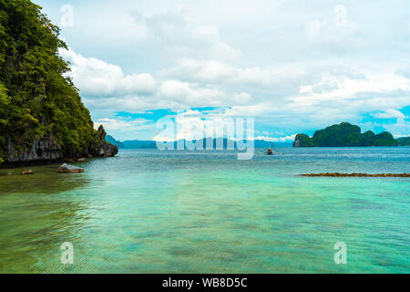 Viste dall'Isola di Miniloc dock. Foto Stock