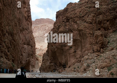 Tinerhir Marocco, passeggiate nella gola Todgha Foto Stock