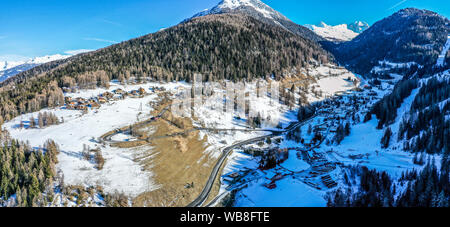 La Plagne dal di sopra nelle Alpi francesi Foto Stock