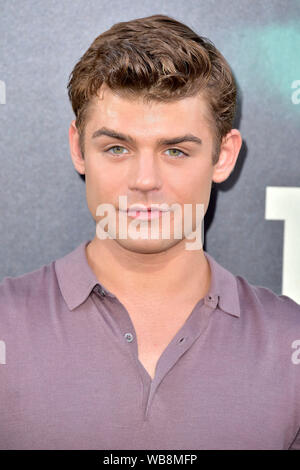 Garrett Clayton frequentando "Cucina: regine del crimine" premiere mondiale a TCL teatro cinese il 5 agosto 2019 a Los Angeles, California Foto Stock