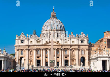 La Basilica di San Pietro, Roma, Italia Foto Stock